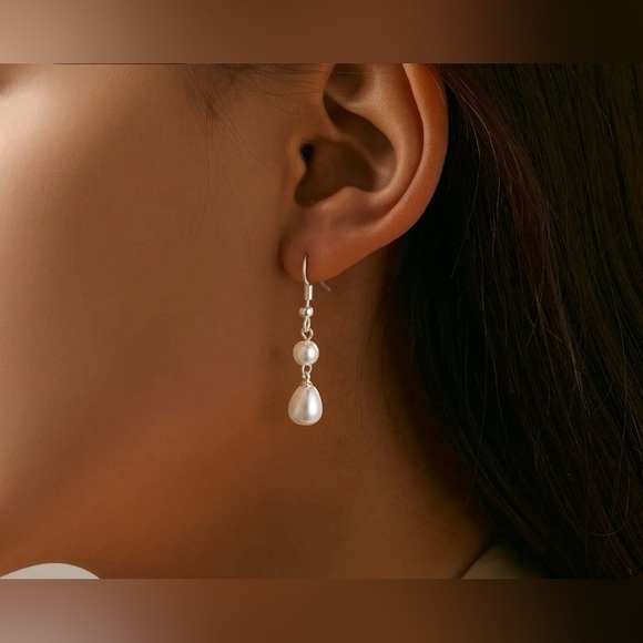 Elegant Pearl Drop Earrings - Picture 9 of 11